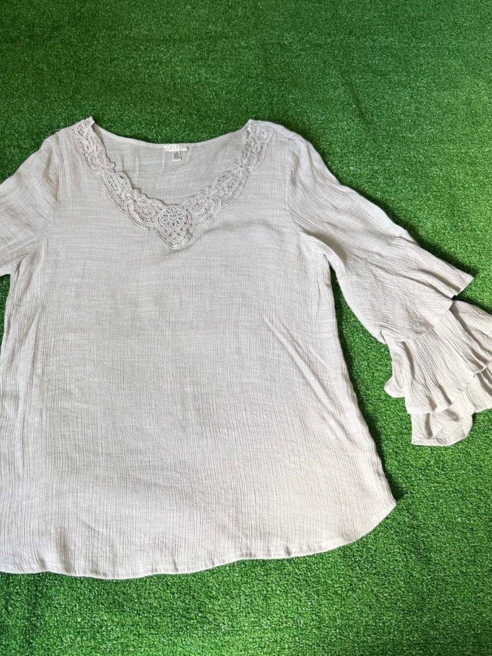 Spense Gray Lace V-Neck Tunic Blouse Ruffled Tiered Bell Sleeve Boho Size L